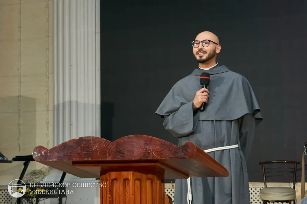Фахриддин Ибрагимов, викарий прихода Римско-католическая церковь Святейшего Сердца Иисуса